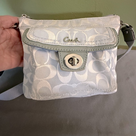 Coach Signature Penelope Silver/Gray/Lt Blue Canvas Turnlock Crossbody Purse - Picture 5 of 9